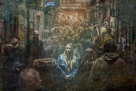 Как много вас, а я одна...
