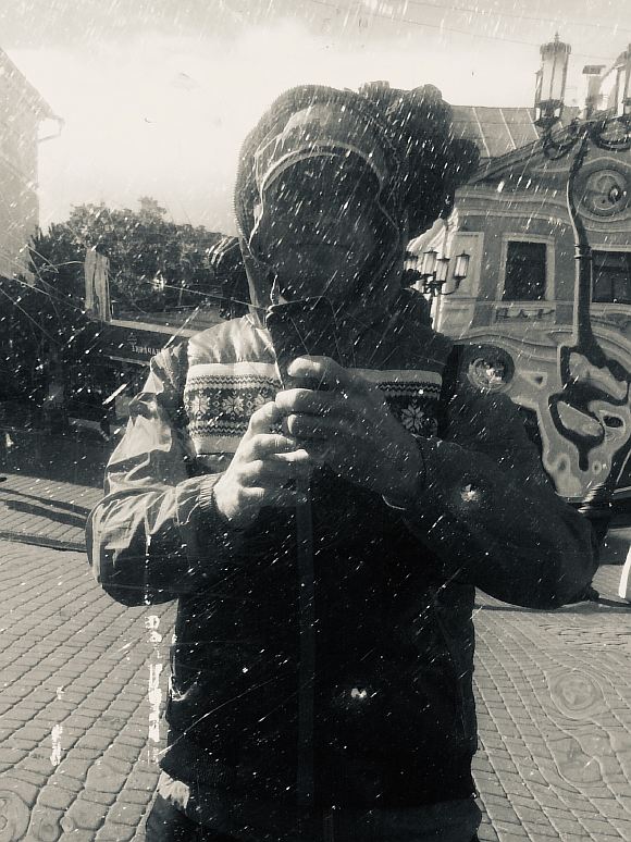 хожу среди могил