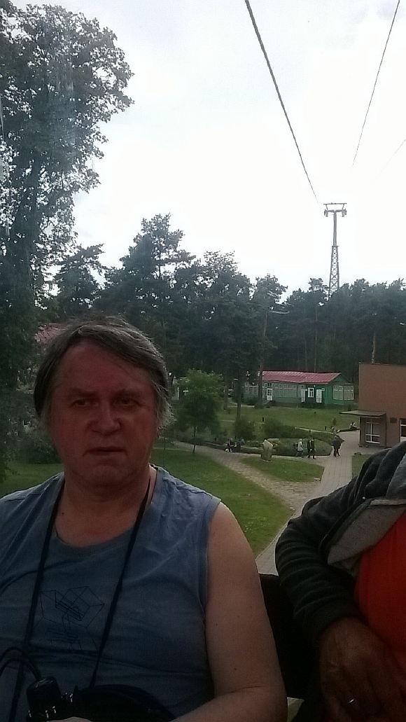 С ненаглядной певуньей лежал я в стогу